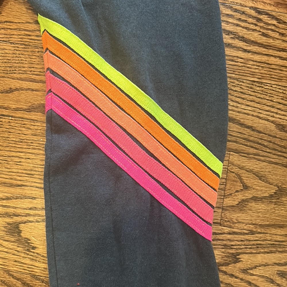 🏄‍♀️AVIATOR NATION 🏄‍♀️ Neon Chevron Charcoal Gray Sweatpants Women’s size XS - Picture 3 of 5